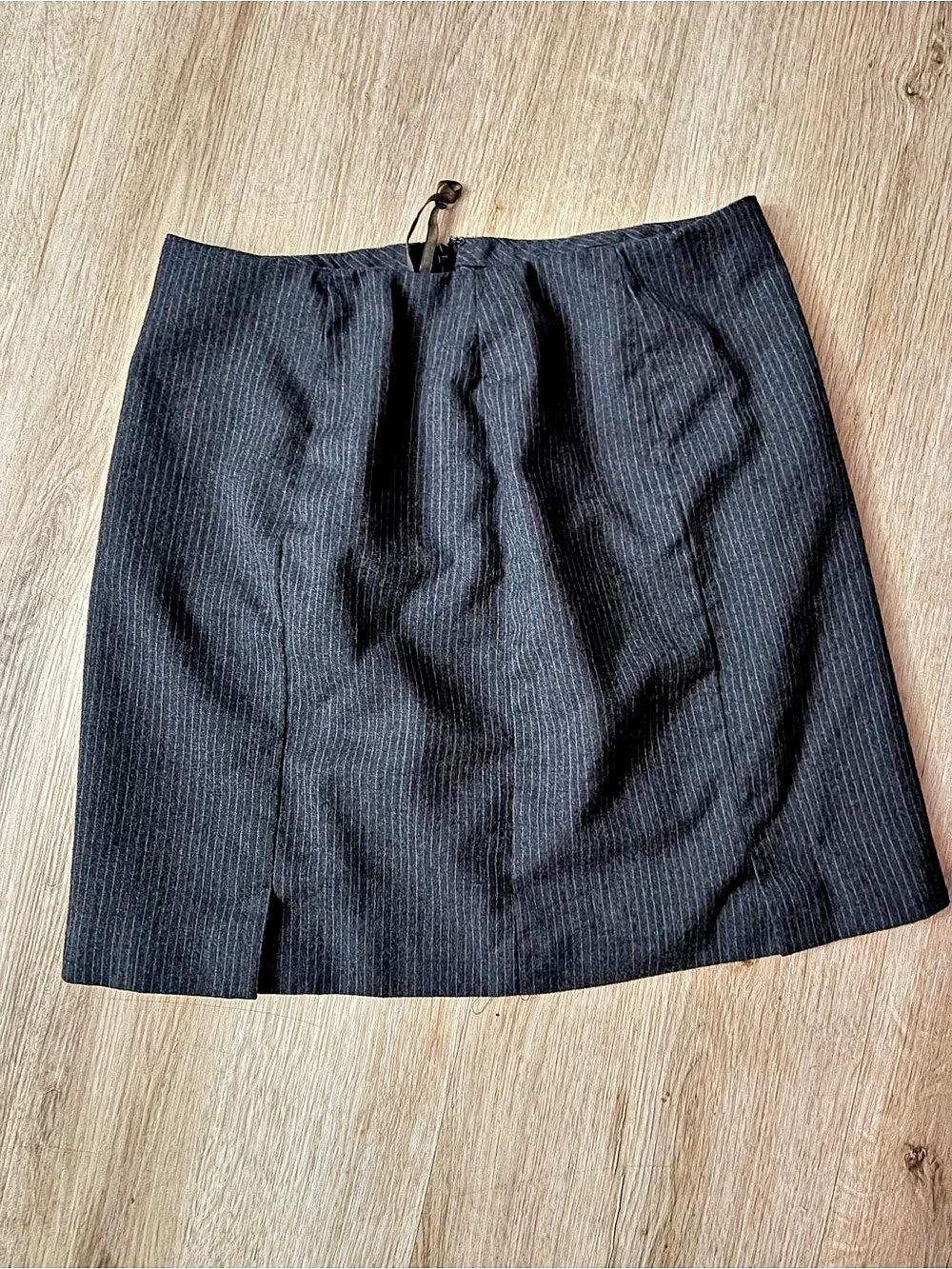 Banana Republic Striped Mini Skirt in Gray Size 6 Like New